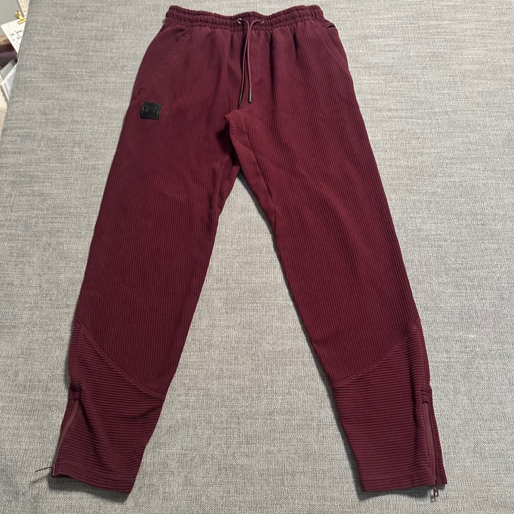 Under Armour Jogger Pants Mens M Burgundy Ribbed Knit Ankle Zip